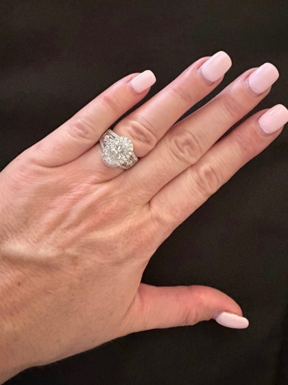 Doveggs moissanite wedding ring